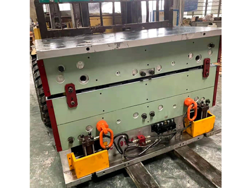定制汽车模具哪家强,汽车模具
